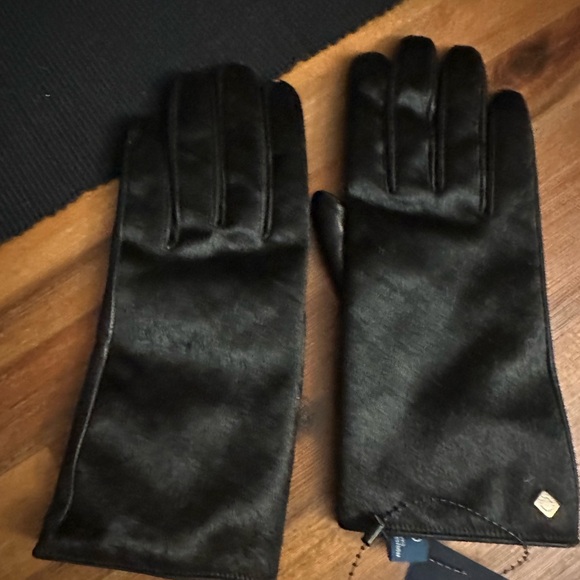 Woman’s Cole Haan hair calf/lamb skin black gloves. Wool and cashmere lined - Picture 3 of 5